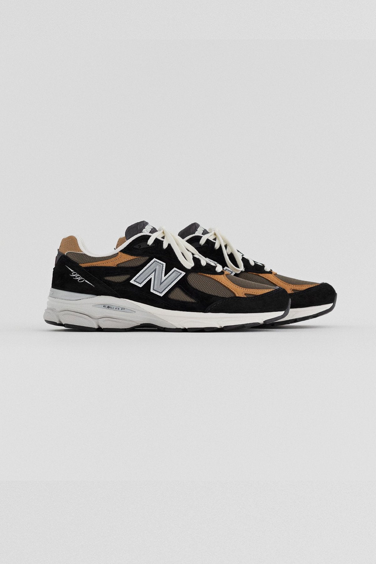 New Balance - M990BB3 (990V3) - BLACK/TAN