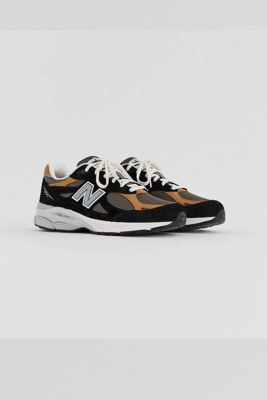 New Balance - M990BB3 (990V3) - BLACK/TAN