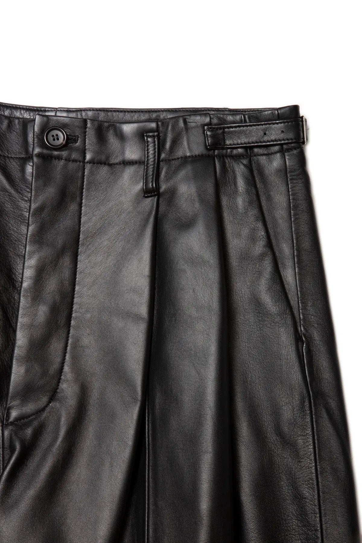 quitan - WIDE TUCKED SHORTS - BLACK