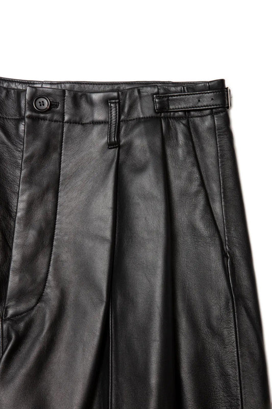 quitan - WIDE TUCKED SHORTS - BLACK