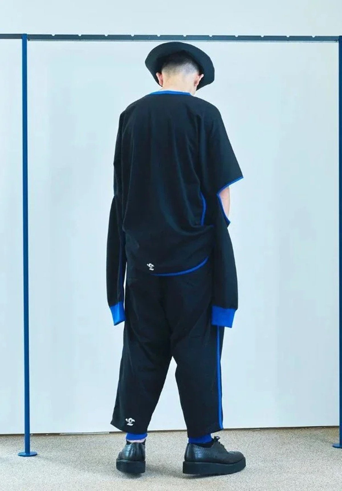 quitan - KASANE EASY PANTS - BLACK/BLUE