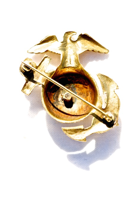 WW 2 US NAVY MILITARY BADGE - 010